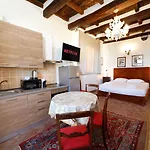 לינה וארוחת בוקר Bolognaroomscom - Ca' Palazzo 3*