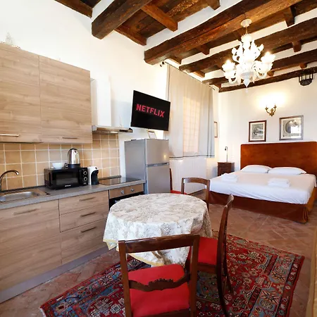 לינה וארוחת בוקר Borgo Malvasia - Ca' Palazzo 3*
